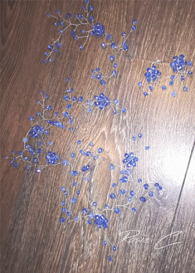 Дизайнерска булчинска украса за коса с кристали модел Magic Garden синьо- 70 см